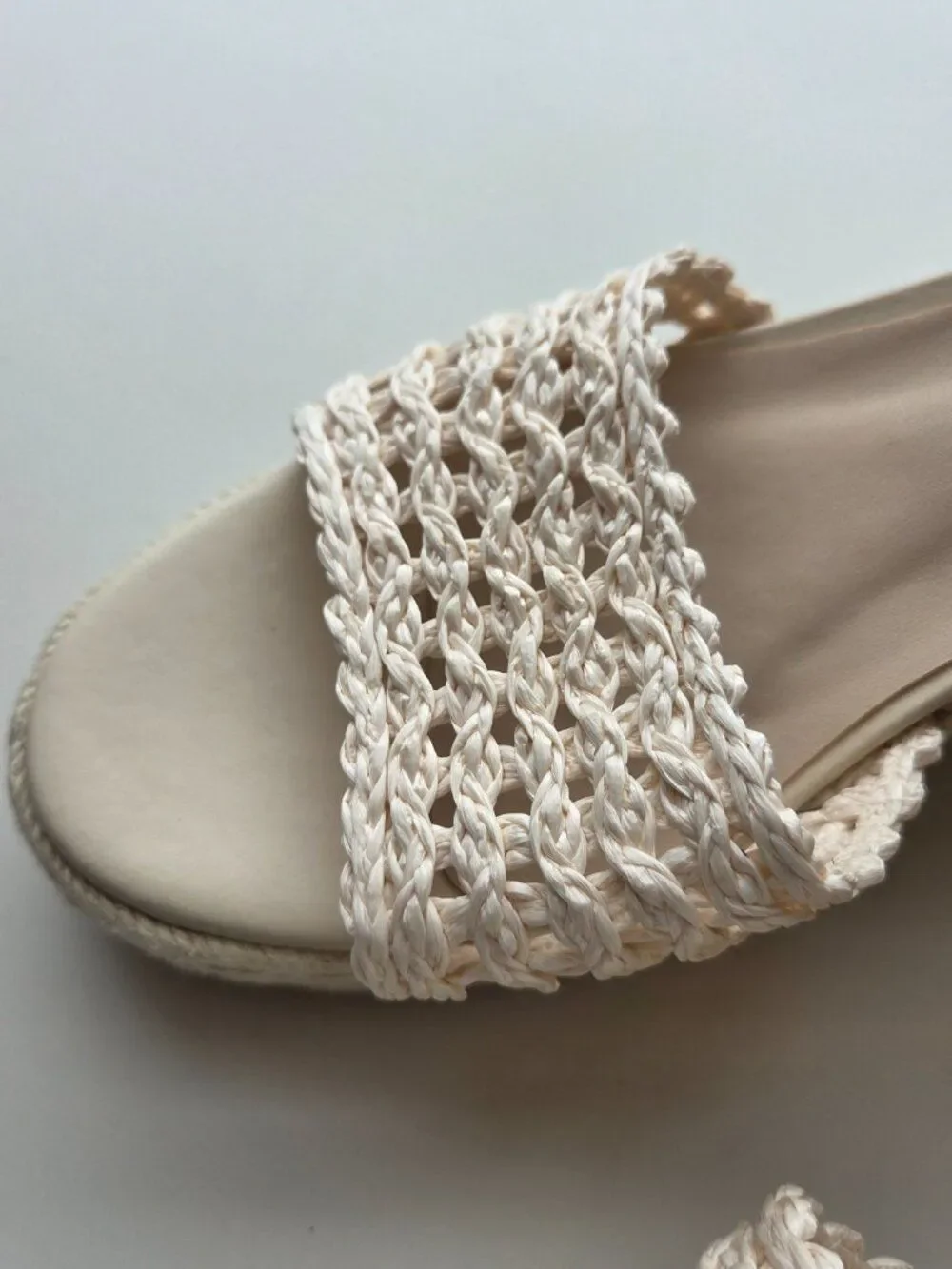 Tina Rose Magda Espadrille Wedge Heels Size 8.5 Cream Ivory Woven Ankle Strap